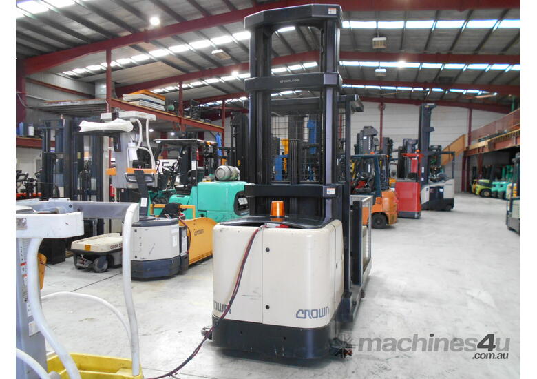 FORKPAC  - CROWN SP3200 STOCK PICKER - Hire