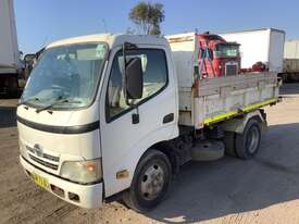 2006 Hino DUTRO Tipper - picture1' - Click to enlarge