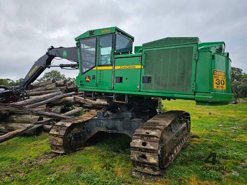 caption 2007 JOHN DEERE 909JH TILT BASE HARVESTER WITH WARATAH 624C HEAD