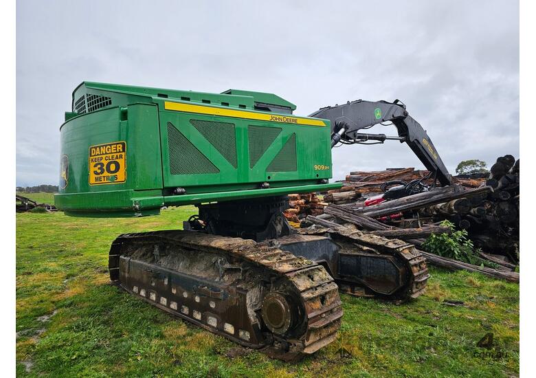caption 2007 JOHN DEERE 909JH TILT BASE HARVESTER WITH WARATAH 624C HEAD