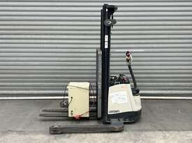 Crown SX 3000 Electric Walkie Stacker - picture0' - Click to enlarge