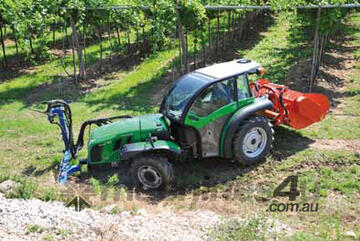 Vega 95 SDT RS 4WD Low Cabin Tractor