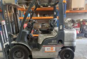 NISSAN 2.5T LPG Forklift | Side Shift | Low Hours