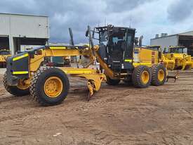 2012 Komatsu GD655_5  - picture0' - Click to enlarge