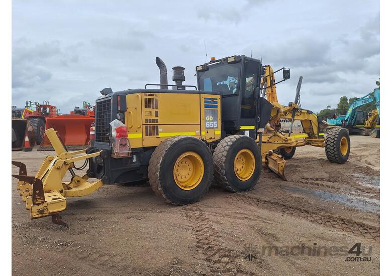 caption 2012 Komatsu GD655_5
