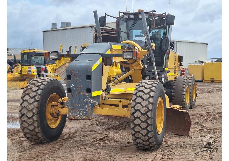 caption 2012 Komatsu GD655_5