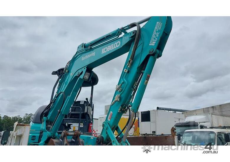 caption Kobelco SK35SR-6