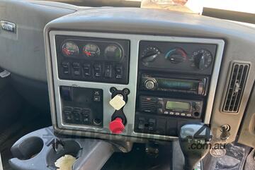 2010 Caterpillar CT 700-15L Tipper