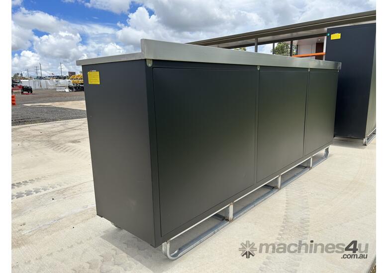 30 Drawer Stainless Steel Work Bench (Low)