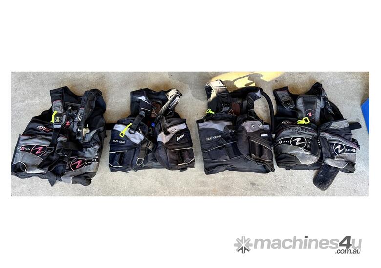 caption QUANTITY OF SIZE LARGE BCDS