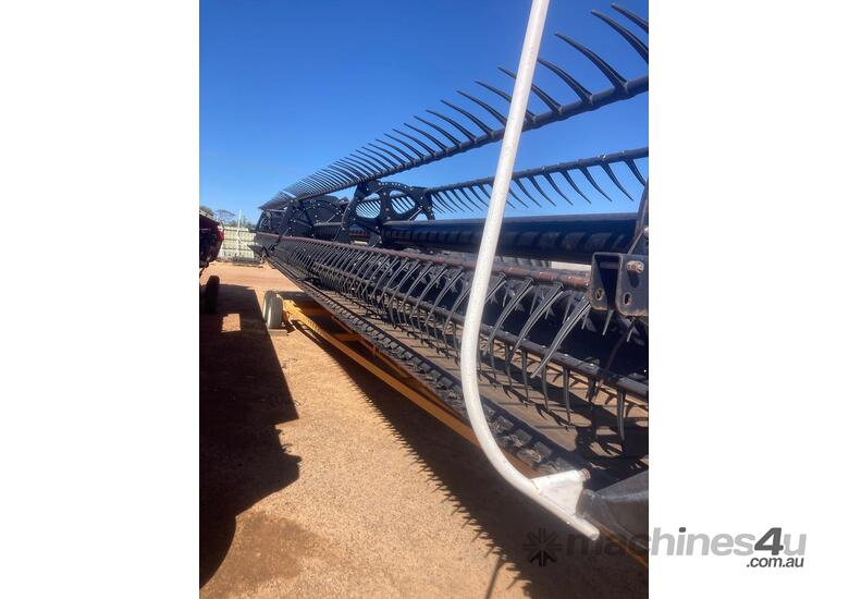 caption 2014 MACDON D65 DRAPER FRONT