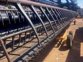 2014 MACDON D65 DRAPER FRONT  - picture2' - Click to enlarge