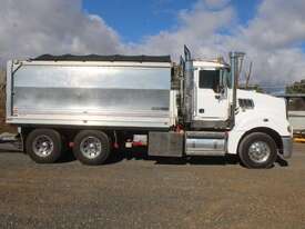 2015 Mack Clxt Superliner - picture0' - Click to enlarge