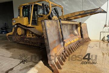 2013 CAT D6T XL with 6,500 hrs 2013 CAT D6T XL with 6,500 hrs