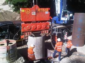 USED FAV 44-50 Hydraulic Vibratory Hammer  and Powerpack  - Cesco Deep Foundation Equipment - picture0' - Click to enlarge