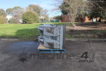 3.5 Ton Class 4 Paper Roll Clamp - Cascade 77F-RCP-01C 3.5 Ton Class 4 Paper Roll Clamp - Cascade 77F-RCP-01C