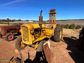 Chamberlain 9G Tractor w Forklift  - picture0' - Click to enlarge