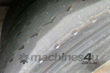 2007 Vawdrey VBS3 Tri Axle Drop Deck Curtainside B Trailer