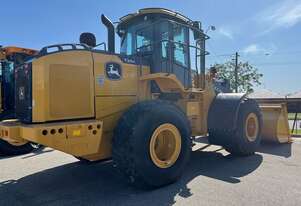 John Deere   724K Wheel Loaders