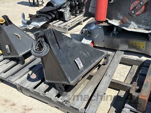 Telehandler hook attachment