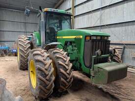 John Deere 8200 Tractor - picture0' - Click to enlarge