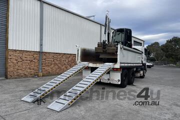 3.9m - 9 Tonne Heavy Duty Rubber Track, Rubber Tyre Machinery Loading Ramps
