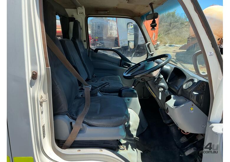 2018 Hino 300 616  Crew Cab Table Top