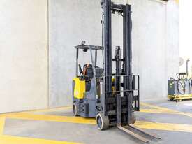 Used Aisle-Master 15E Articulating Mast Forklift - picture0' - Click to enlarge