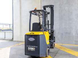 Used Aisle-Master 15E Articulating Mast Forklift - picture1' - Click to enlarge