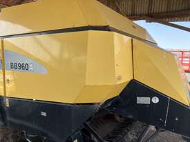 New Holland BB960A Square Baler - picture0' - Click to enlarge