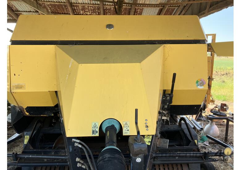 New Holland BB960A Square Baler