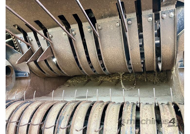 New Holland BB960A Square Baler