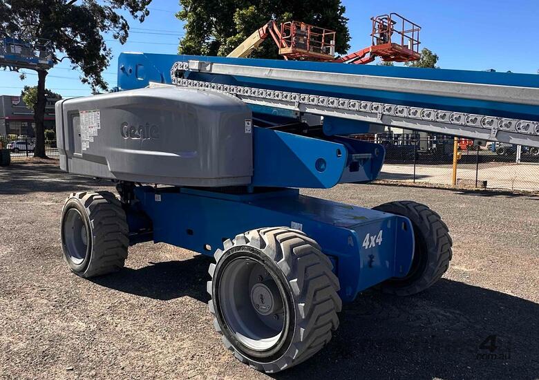 2025 Genie S85 - 85ft - Long Compliance - Onboard Generator image 3