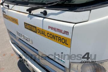 2011 Isuzu NPR 300 Crew Cab Table Top