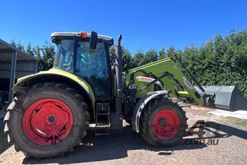 CLAAS Arion 620C Tractor with Bucket