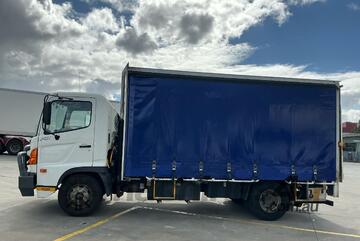 2007 Hino FC4J Curtainsider Day Cab