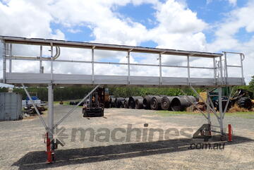 Helicopter maintenance platform/walkway