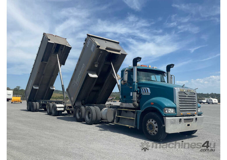 2016 Mack CMHR Trident Tipper