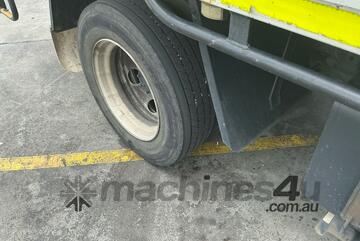 2014 Isuzu NPR 300 Service Body with Tipping Tray