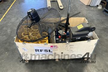 UNRESERVED - Box of various workshop equipment