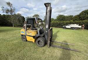 YALE/HYSTER 4 TON WIDE CARRAGE DUAL WHEEL V6 LPG