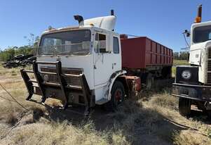 International ACCO 1950B w Grain Trailer