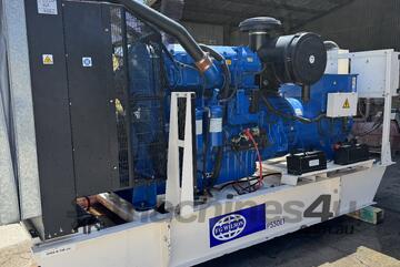 Generator 550 kva FG Wilson set with Caterpillar C18 engine, low 80 hours, excellent condition.
