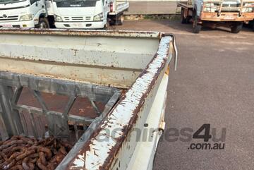 Hino 2008   300 614 Table Top