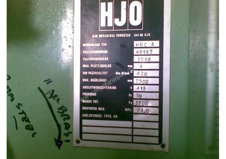 caption HJO Guilotine model HGC4