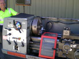 nice size lathe well priced 415 volt - picture2' - Click to enlarge