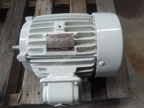 GEC 3HP 3 PHASE ELECTRIC MOTOR/ 970RPM