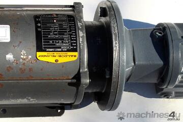 LLOYDS DEALS - .75 KW DC 24 Volt Motor Sew-Eurodrive KA37 Reduction Drive Gearmotor Ratio : 25:1 K