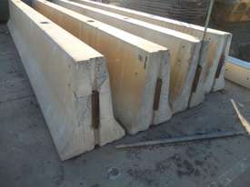 JJ's Concrete Jersey Barriers - picture0' - Click to enlarge