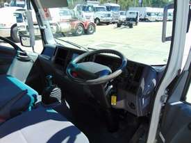 2010 ISUZU NLR200 WHITE PANTECH TRUCK - picture1' - Click to enlarge